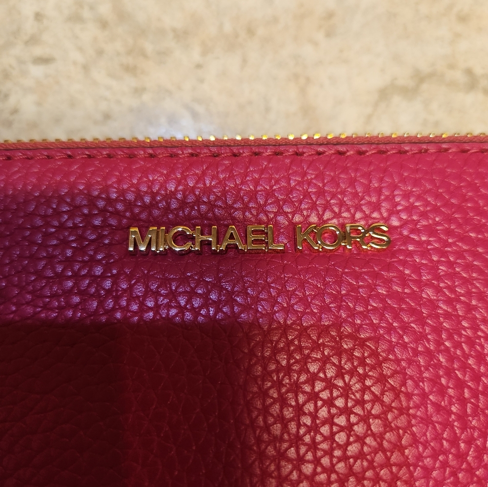 Michael Kors Jet Set Travel Large Pebbled Leather Pouch Electric PInk - Picture 3 of 4